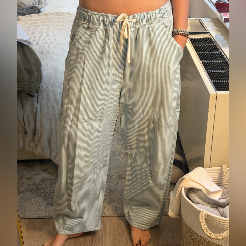GAP Light Blue Striped Women's Barrel Jeans